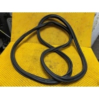 Уплотнитель багажника Audi A8 D4 2012 4H0827705B