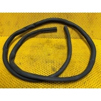 Уплотнитель капота Volkswagen Touareg 7P 2011 7P6823707A