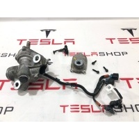 Рулевая колонка Tesla Model S 2-й рест. 2021 1070801-00-F
