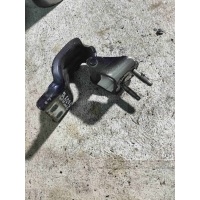 Петля крышки багажника Volkswagen Passat B6 2006 3c9827301