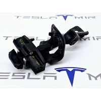 ограничитель открывания двери Tesla Model 3 2019 1089507-00