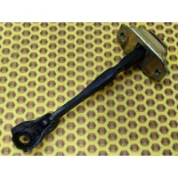 Ограничитель двери Nissan Qashqai J11 2018 824304EA0A