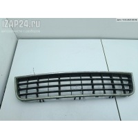 Решетка (заглушка) в бампер Перед. Audi A6 C5 (1997-2005) 2002 4B0807683L
