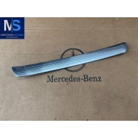 Накладка на порог внутренняя задняя правая Mercedes GLS X166 2017 A1666860836,1666860836