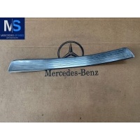 Накладка на порог внутренняя задняя левая Mercedes GL X166 2014 A1666860736,1666860736