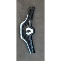 Решетка радиатора бампера передняя хромированная renault clio v 623102335r