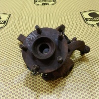Кулак поворотный цапфа Nissan Maxima A33 2005 40015-5Y700