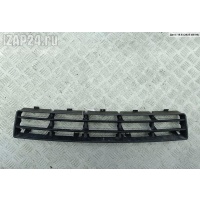 Решетка (заглушка) в бампер Перед. Volkswagen Golf-4 2000 1J0853677D