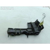Кронштейн бампера переднего Прав. Audi A4 B7 (2004-2008) 2004 8E0807284E
