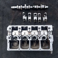 Головка блока цилиндров Volkswagen Golf 4 2004 038103373R
