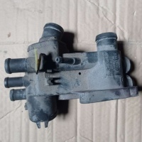 Корпус термостата Volkswagen Vento 1997 032121111D