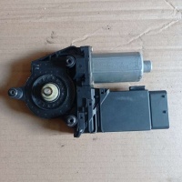 Моторчик стеклоподъемника передний левый Volkswagen Passat B5 2003 0130821695,105402301,1C0959801