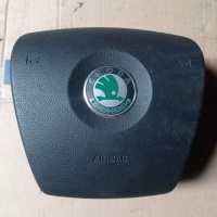 Подушка безопасности водителя Skoda Fabia 2 2008 5J0880201D