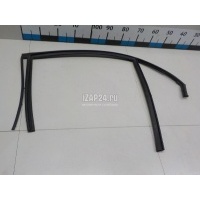 Уплотнитель стекла двери Nissan Primera P12E (2002 - 2007) 82331AV600
