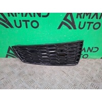 Решетка бампера Audi Q3 1 8U 2014-2018 8U0807682TT94, 8U0807682T, 8