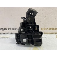 Кронштейн бампера Volkswagen Touareg 3 CR7 до рестайлинг 2019 760807484B