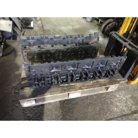 головка блока цилиндров Volvo D12A 2008 D12A
