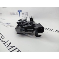 Замок капота Tesla Model 3 2020 1033011-00
