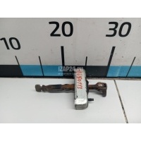 Ограничитель двери Toyota Auris (E15) (2006 - 2012) 6861002120