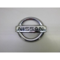 Эмблема на крышку багажника Nissan Qashqai (J10) (2006 - 2014) 90890JD000
