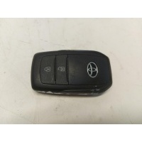 Toyota yaris кросс ключ пульт