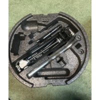 Комплект домкрат вставка в колесо skoda октавия ii 1z0012115b