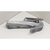 Петля капота Nissan Primera P10 1995