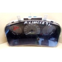 Щиток приборов (приборная панель) Mitsubishi Lancer 6 1997 MR233049