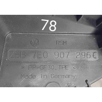 Крышка блока предохранителей Volkswagen Transporter T5 (2003—2009) 2007 7E0907296C