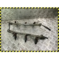 Топливная рампа Mitsubishi Sigma 1994