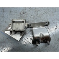 Петля крышки багажника Nissan Quest 2 2002