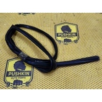 Уплотнитель стекла двери Nissan Patrol Y62 2013 803301LA1A