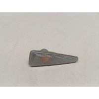 Повторитель на крыло правый белый Renault Symbol II (2008 - 2012) 8200602765