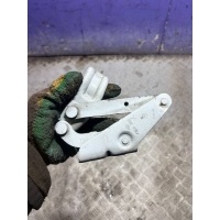 Петля капота правая Renault Master 2 2001