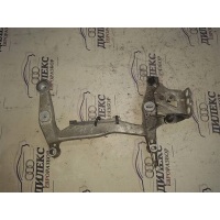 кронштейн Audi Q7 2005-2015 2012 7L0616879