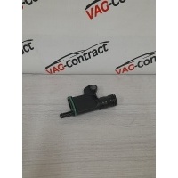 Клапан вентиляции картерных газов Volkswagen Tiguan 2012 06H103226A