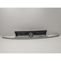 Решетка радиатора Volkswagen Golf-3 1996 1H6853653C