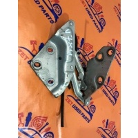 петля капота VOLKSWAGEN TOUAREG 7L6 7L7 7LA GP 2008 7l6823302