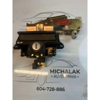 Ручка крышки багажника багажника skoda октавия i седан 1u6827565b