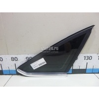 Стекло кузовное глухое правое Ford Focus III (2011 - 2019) 1786441