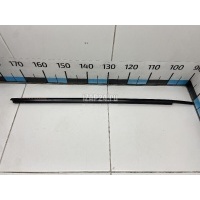 Накладка стекла переднего правого Nissan Juke (F15) (2011 - 2019) 808201KA0A
