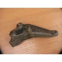 Кронштейн КПП левый Opel Astra J 13248569, 0684260