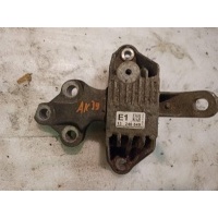 Опора двигателя левая Opel Astra J 2010 13248549, 0682065, 19UD4350