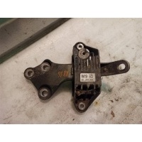 Опора двигателя левая Opel Astra J 2011 13287957, 0682067