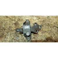Опора двигателя левая Opel Astra J 2010 13248549, 0682065