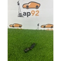 Кронштейн кузова Volkswagen Golf MK6 2012 1K0820769D