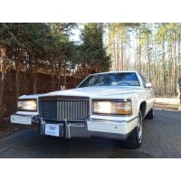 Cadillac флитвуд brougham v8