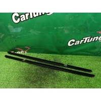 Внутренние бархотки стекол AUDI TT 8N 2005 8N8837477A