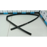 Уплотнитель стекла двери Nissan Almera (G15) (2013 - 2018) 82330EW000