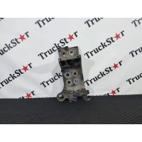 Кронштейн бампера правый Daf 95 1735003
